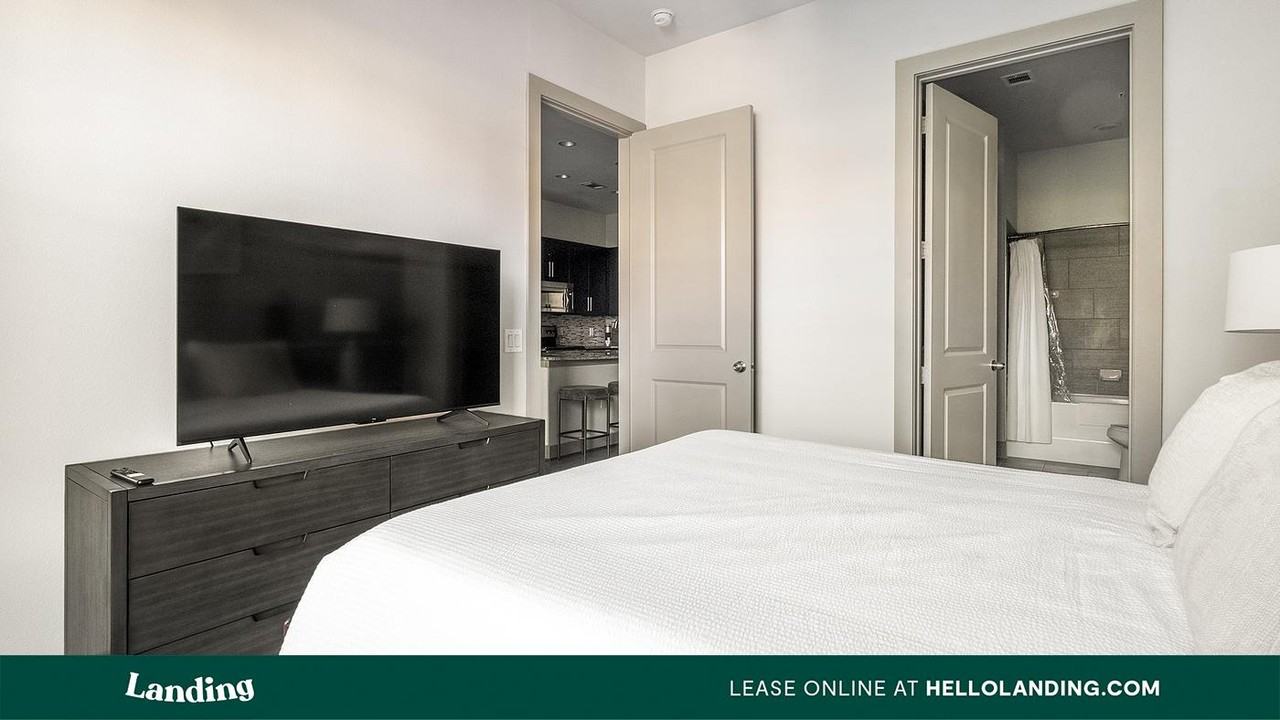 2626 Fountain View Dr - Photo 6 of 50