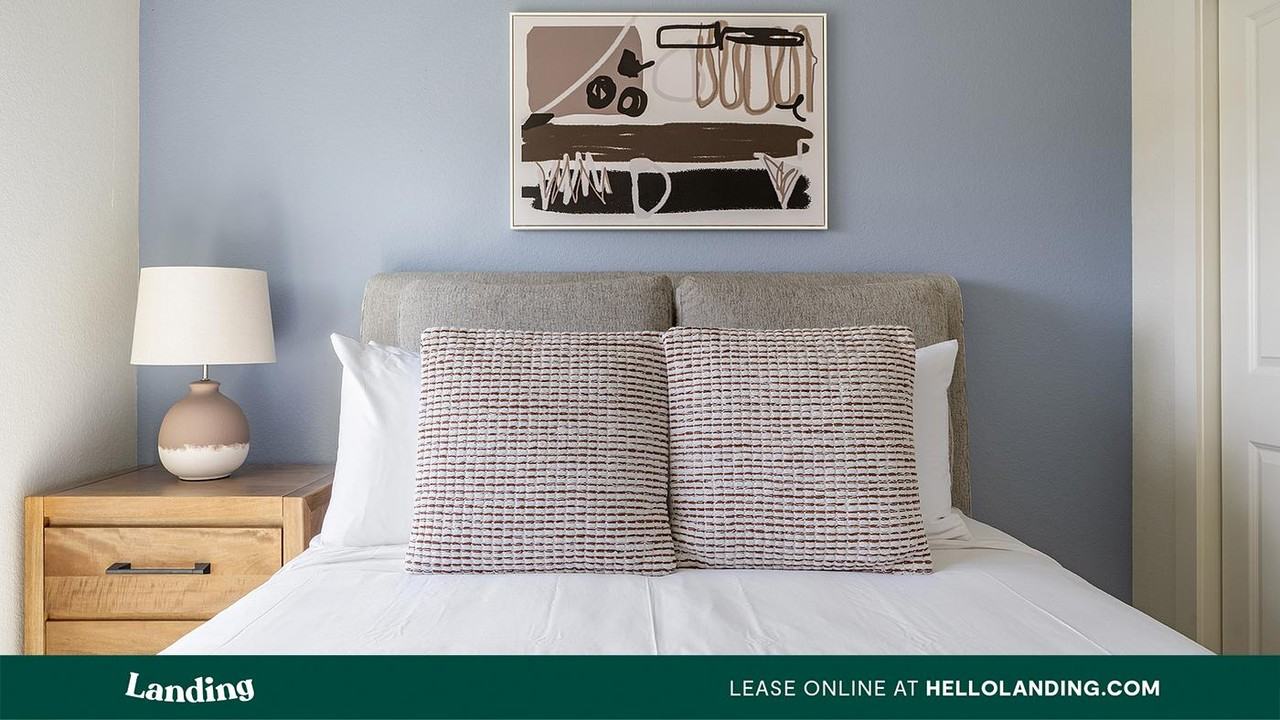 2115 Windsor Blvd - Photo 3 of 50