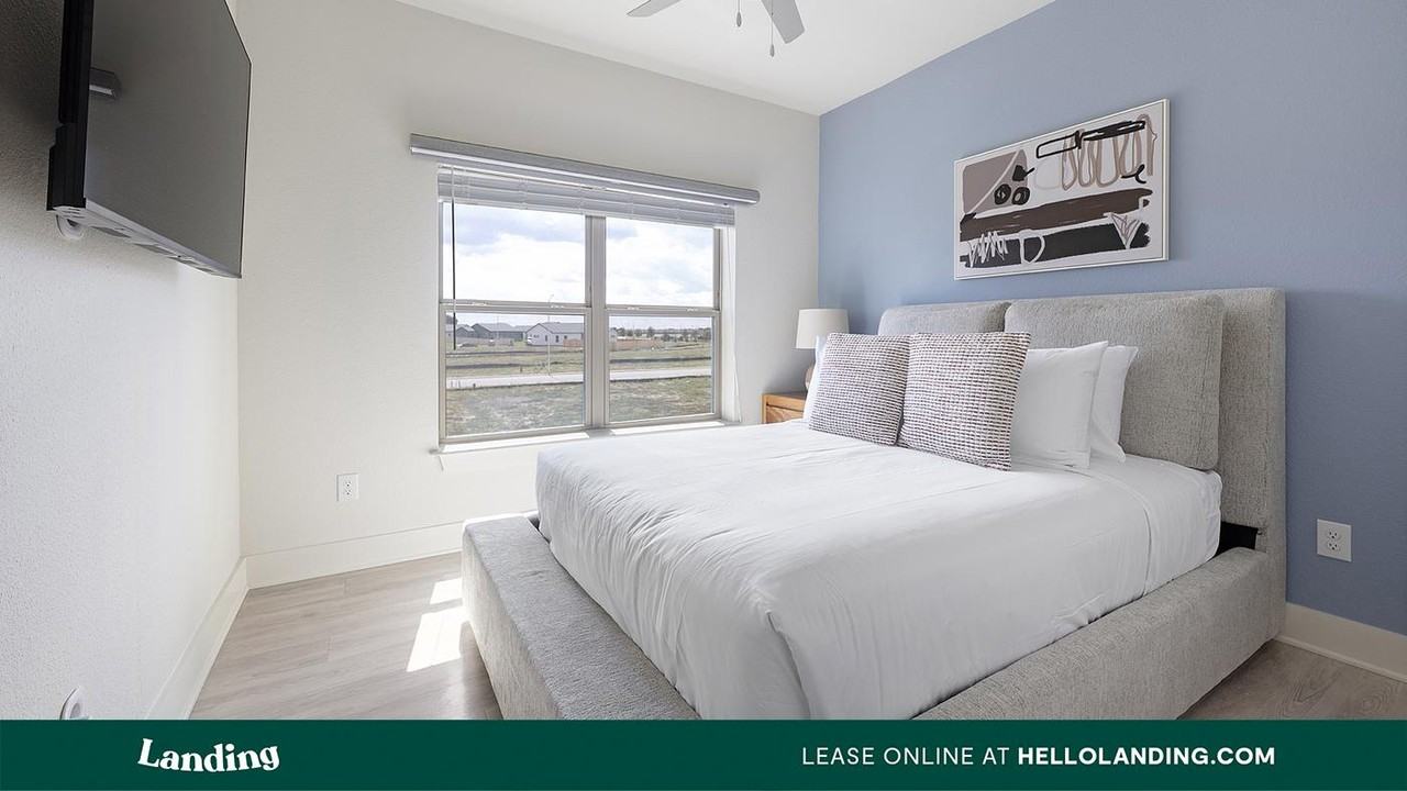 2115 Windsor Blvd - Photo 4 of 50