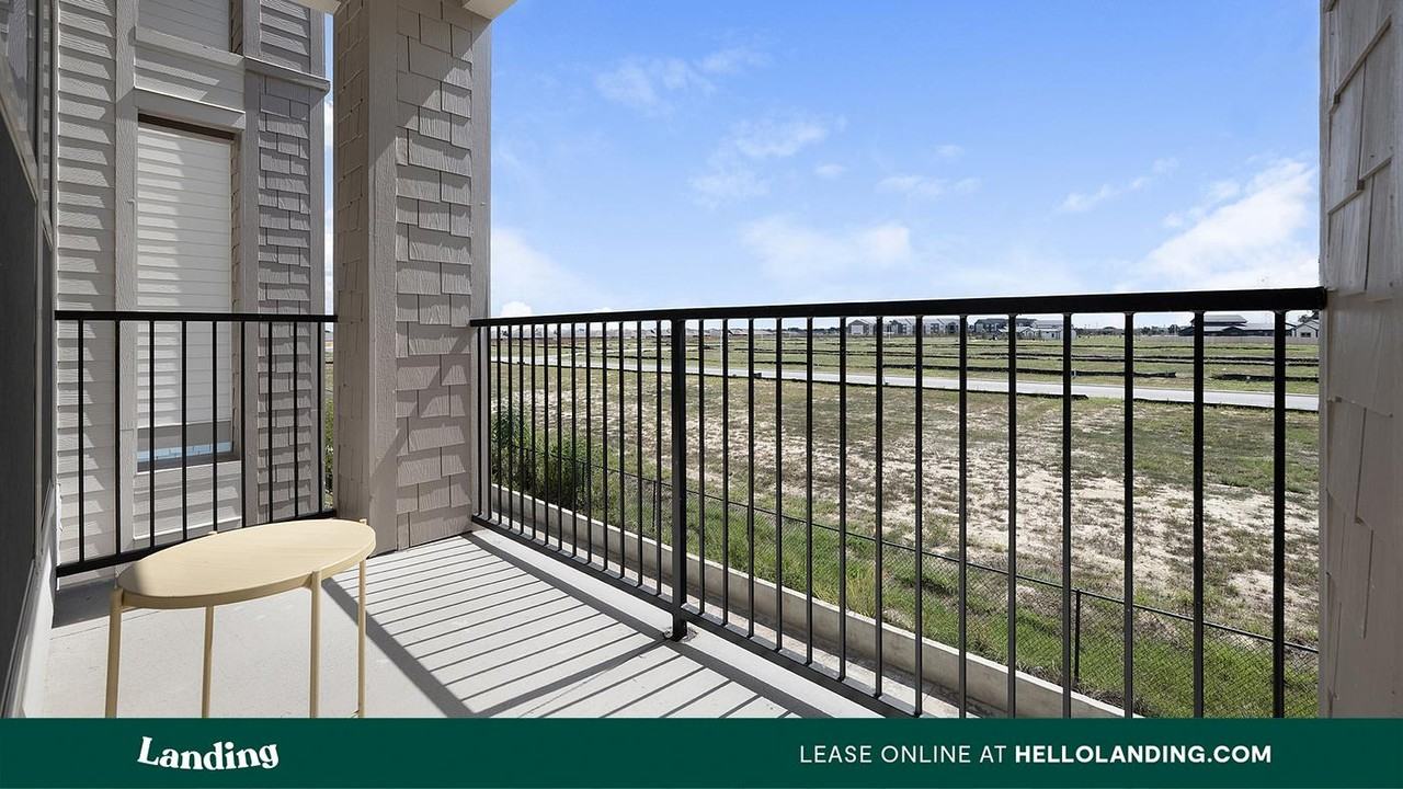 2115 Windsor Blvd - Photo 6 of 50