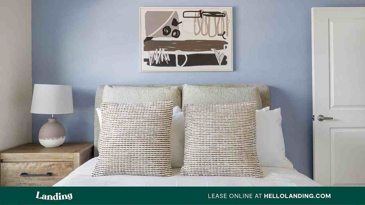 2115 Windsor Blvd - Photo 5 of 50