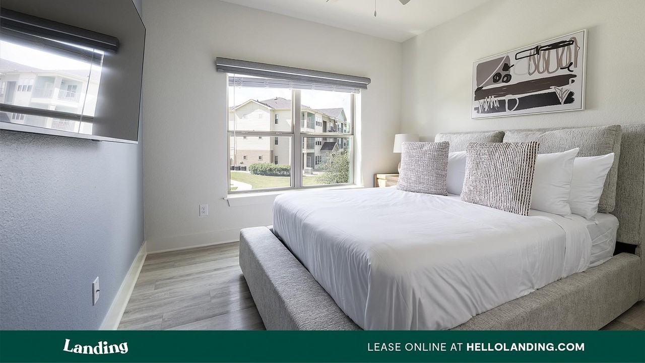 2115 Windsor Blvd - Photo 3 of 50