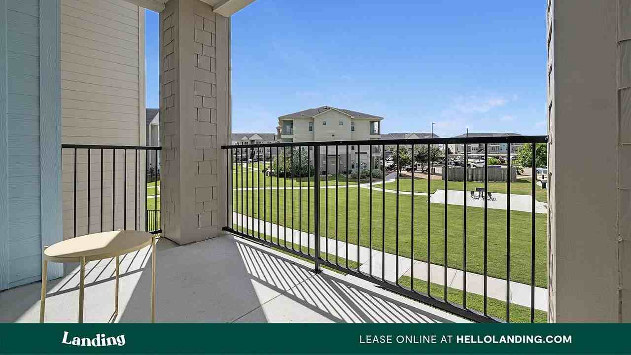 2115 Windsor Blvd - Photo 7 of 50