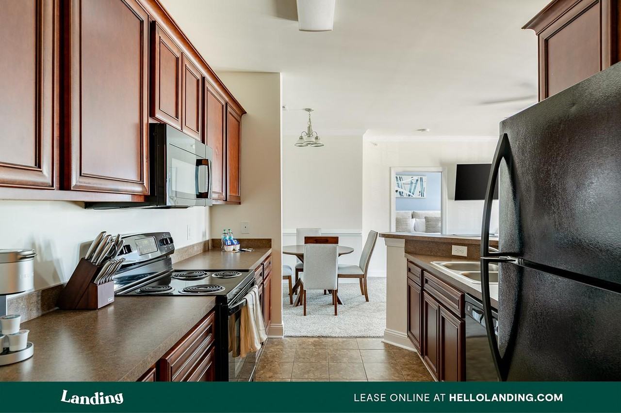 2118 Silvercrest Drive - Photo 3 of 50