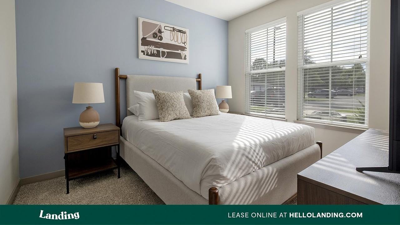 3237 Memorial Blvd. - Photo 4 of 50