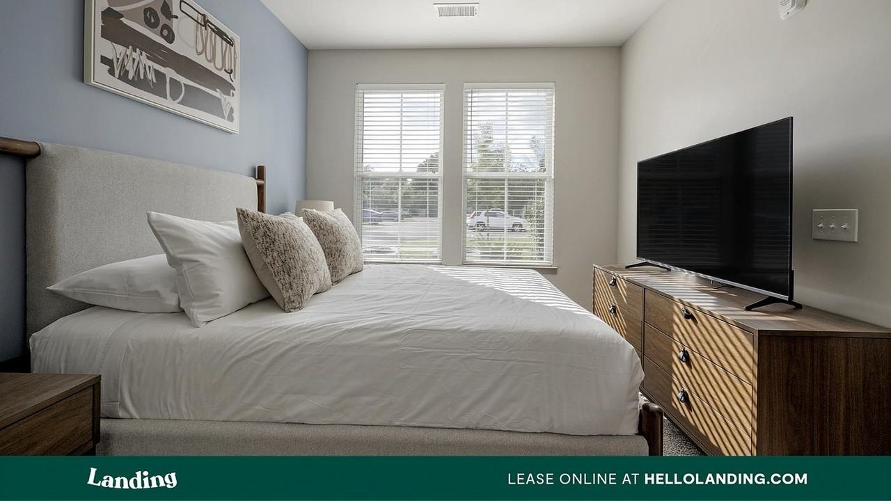 3237 Memorial Blvd. - Photo 6 of 50