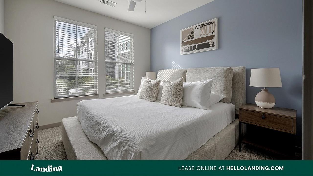 3237 Memorial Blvd. - Photo 7 of 50