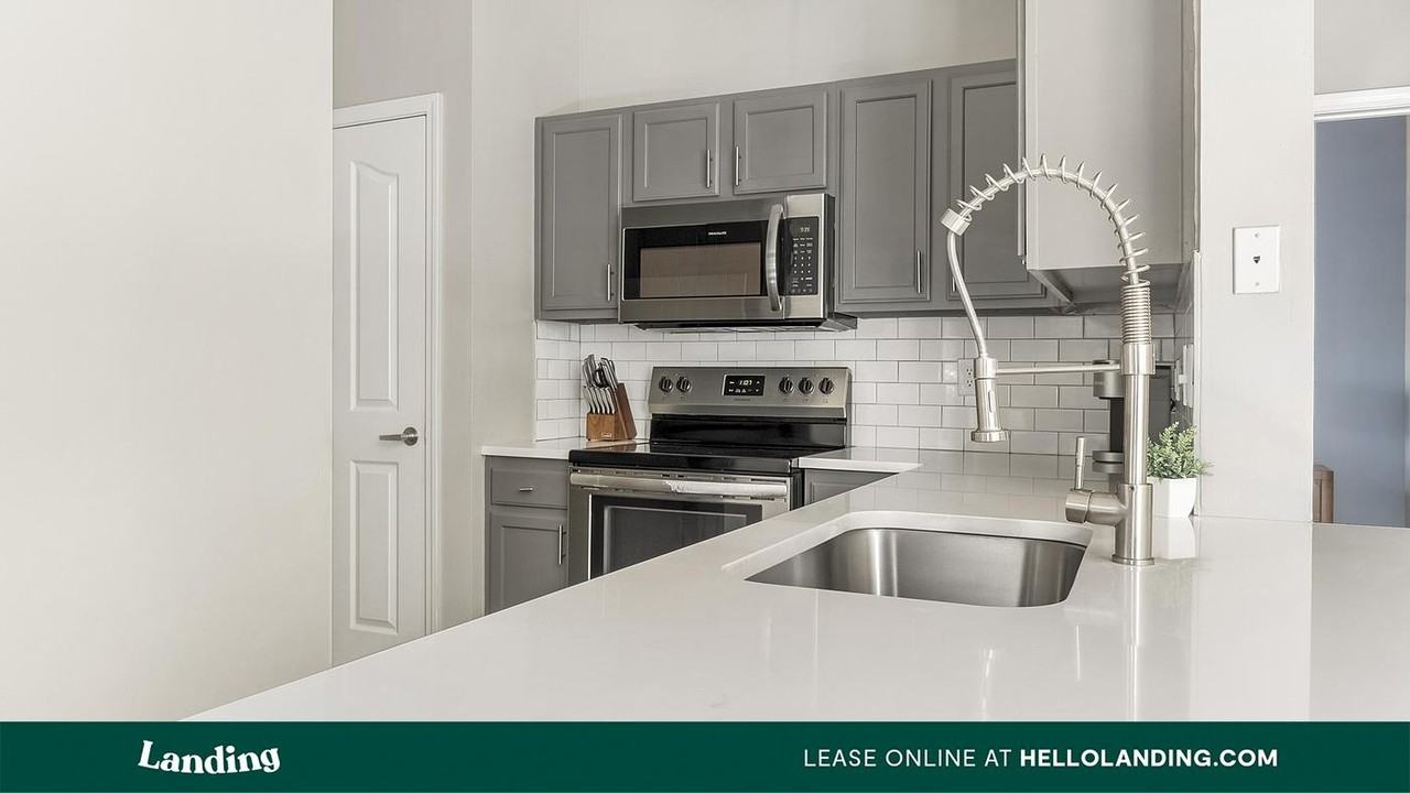 100 Peyton PI SW - Photo 3 of 50