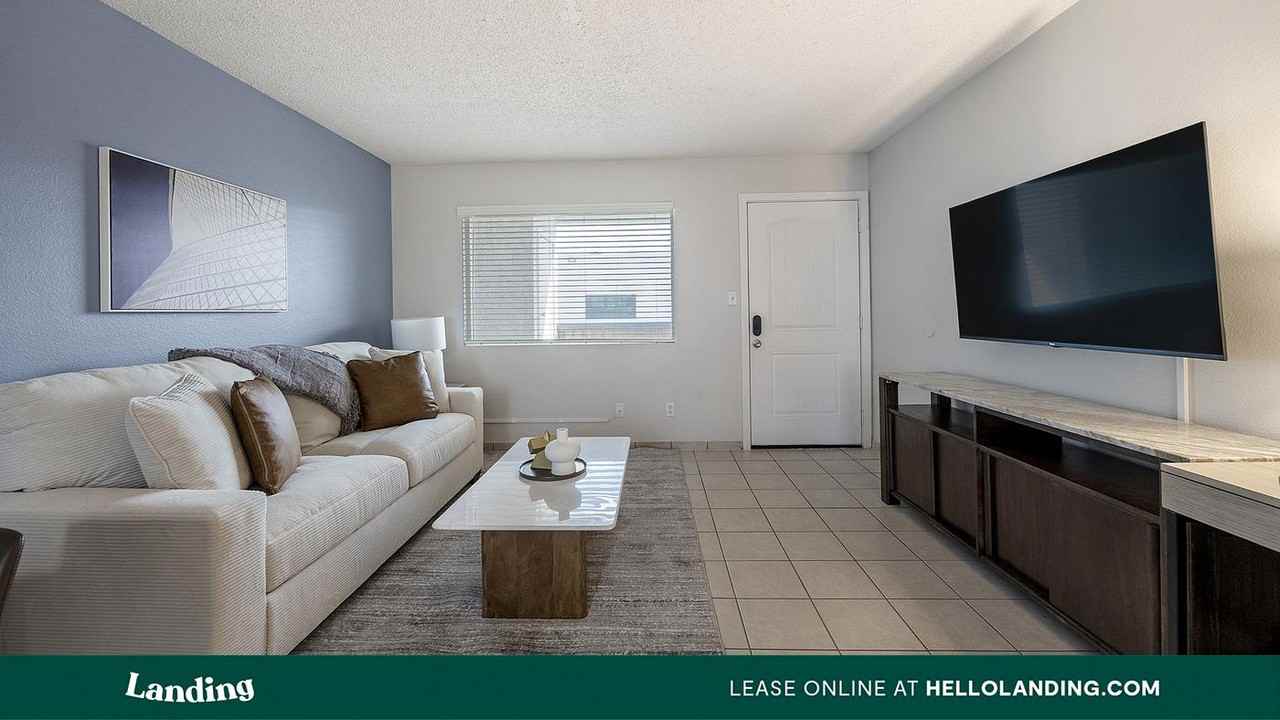 8546 N. 59th Ave. - Photo 3 of 50