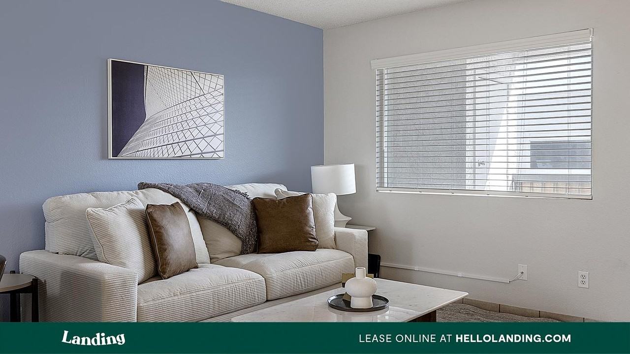 8546 N. 59th Ave. - Photo 4 of 50