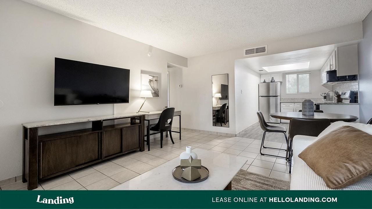 8546 N. 59th Ave. - Photo 7 of 50