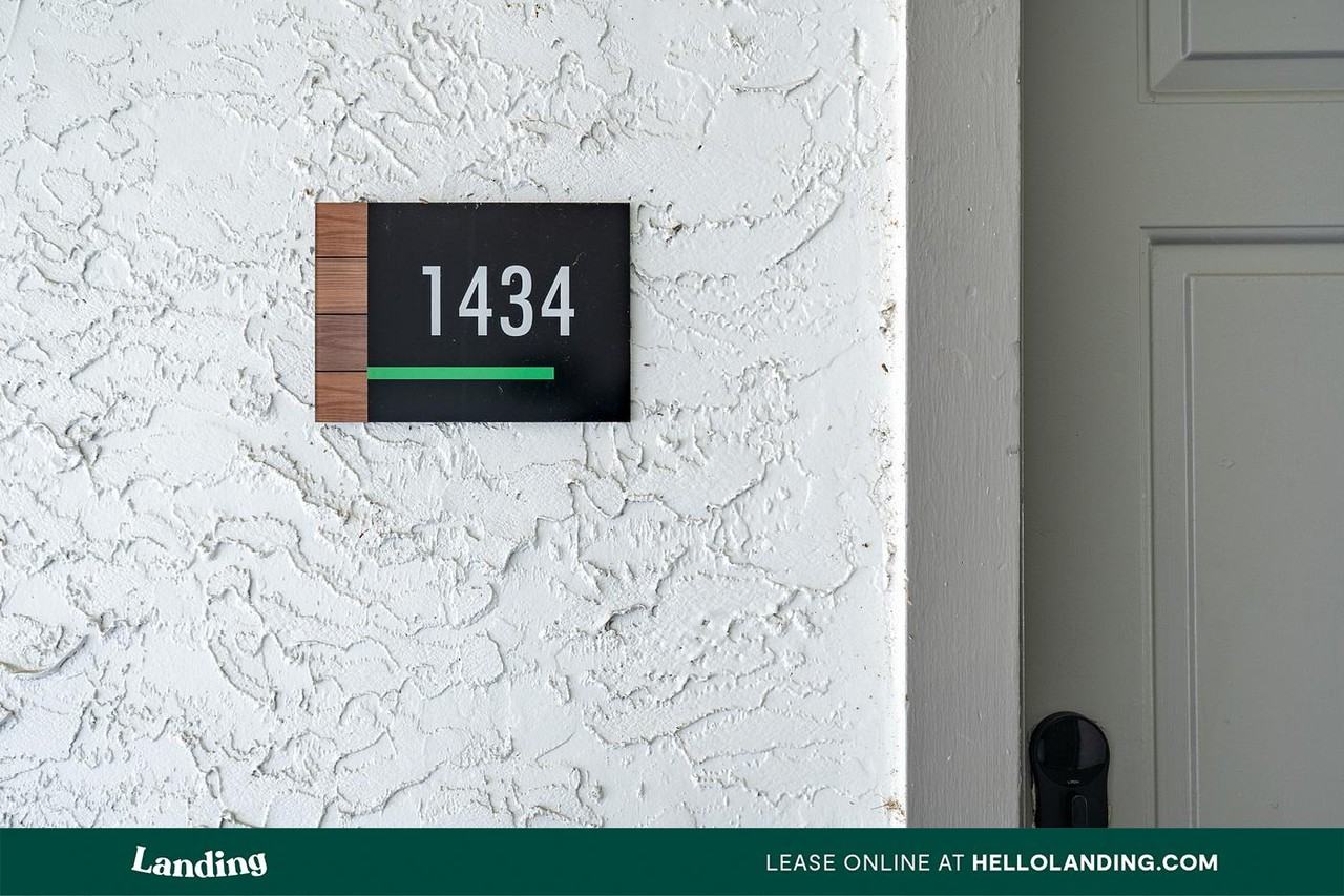 1000 Palm Place Dr NE - Photo 2 of 50