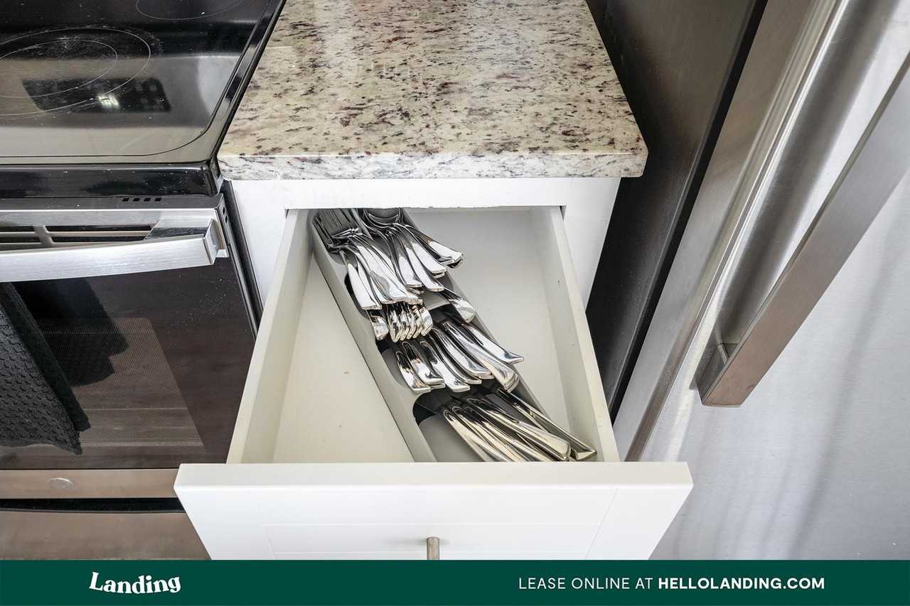 1000 Palm Place Dr NE - Photo 7 of 50