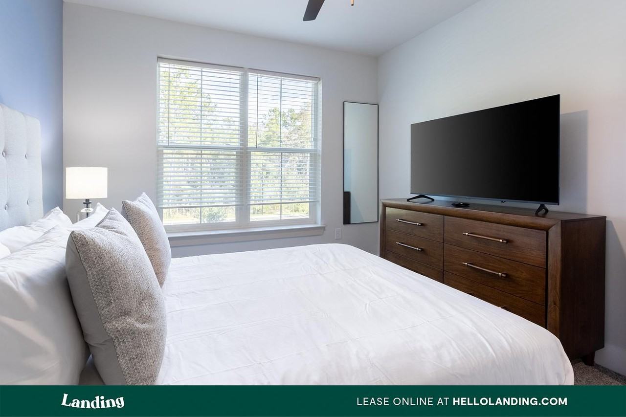 435 Encore Way - Photo 4 of 50