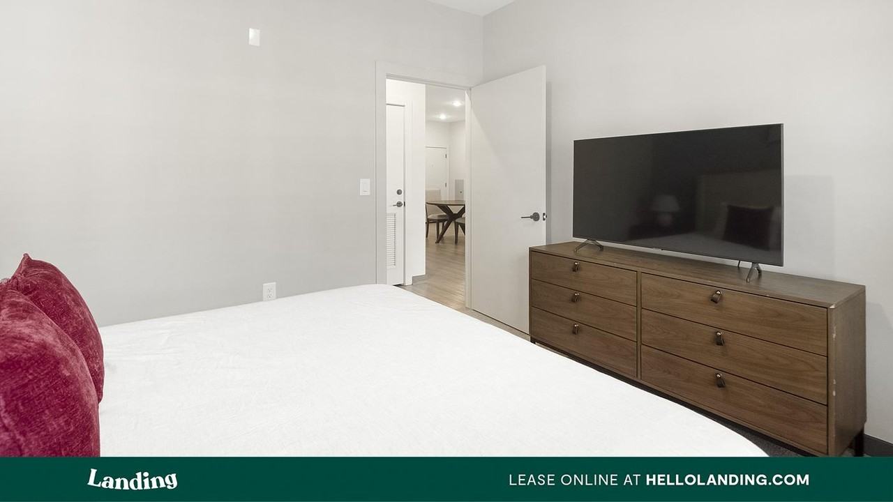 645 N Front St - Photo 6 of 50