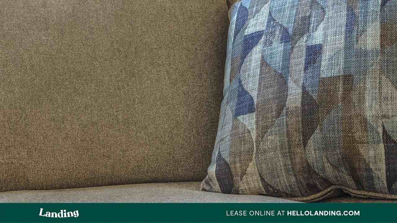 901 Kelly Green Ln - Photo 3 of 50