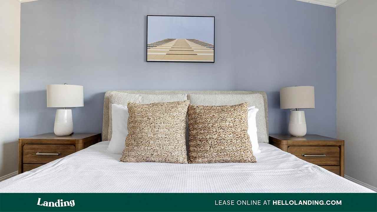 100 Crossing Blvd - Photo 4 of 50