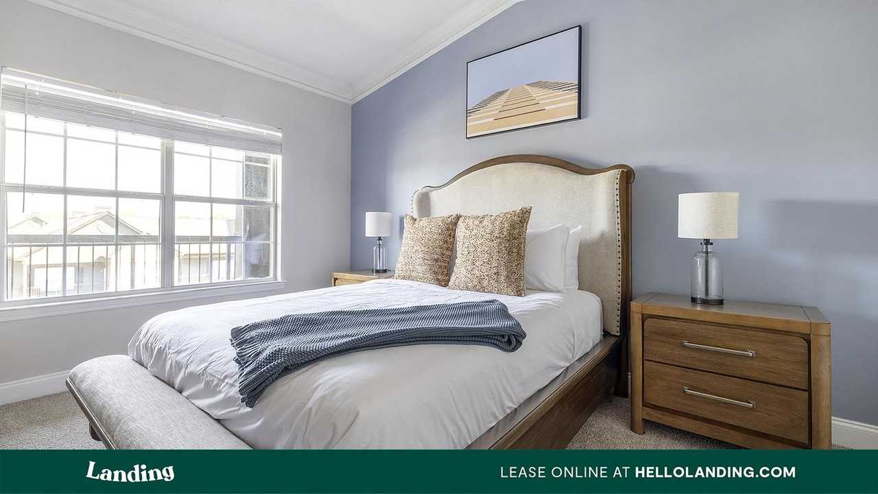 100 Crossing Blvd - Photo 5 of 50