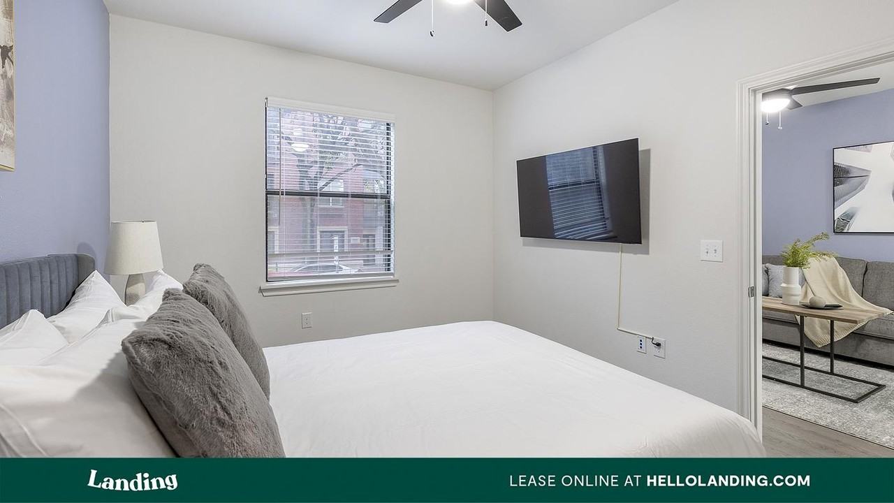 15777 Quorum Dr - Photo 3 of 50