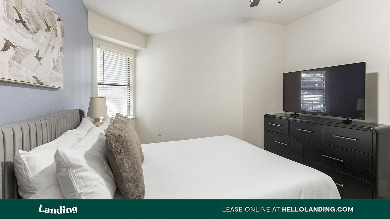 15777 Quorum Dr - Photo 4 of 50