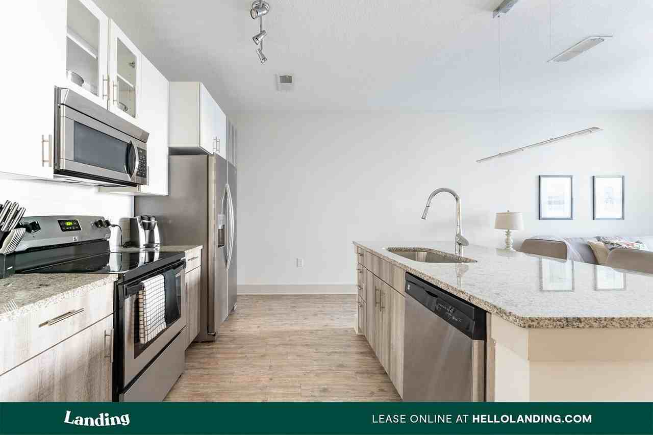655 W Marina Cove Dr - Photo 4 of 50