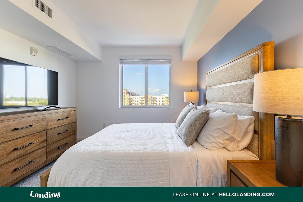 200 NE 1st Ave - Photo 4 of 50