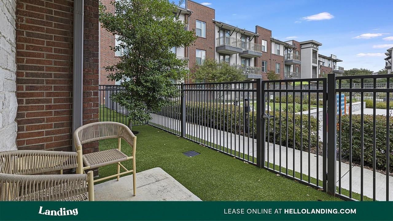 2800 NE Green Oaks Blvd - Photo 5 of 50