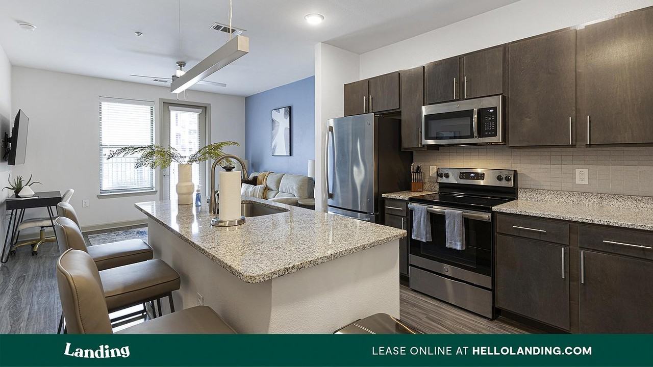 2800 NE Green Oaks Blvd - Photo 7 of 50