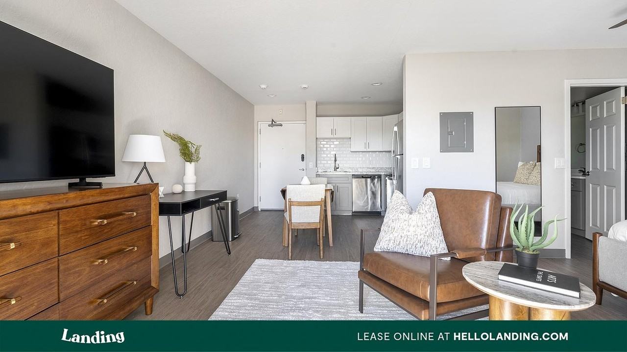 2305 Aaron St - Photo 2 of 50