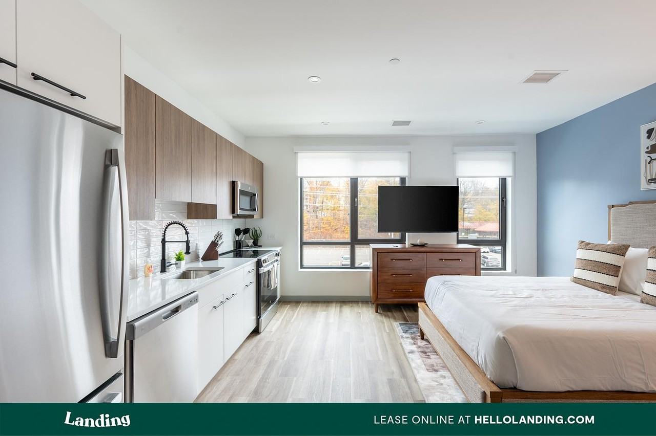 39 Railroad Ave - Photo 4 of 50