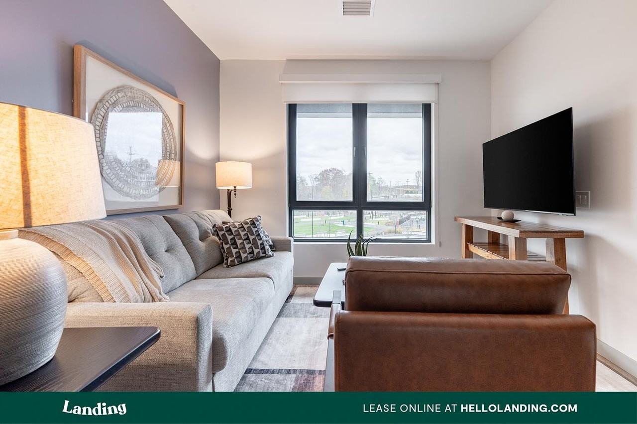 39 Railroad Ave - Photo 5 of 50