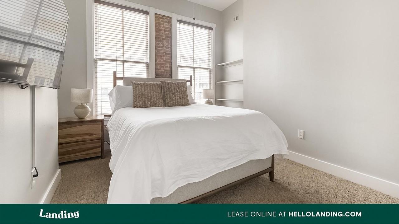 617 W Lexington St - Photo 3 of 50