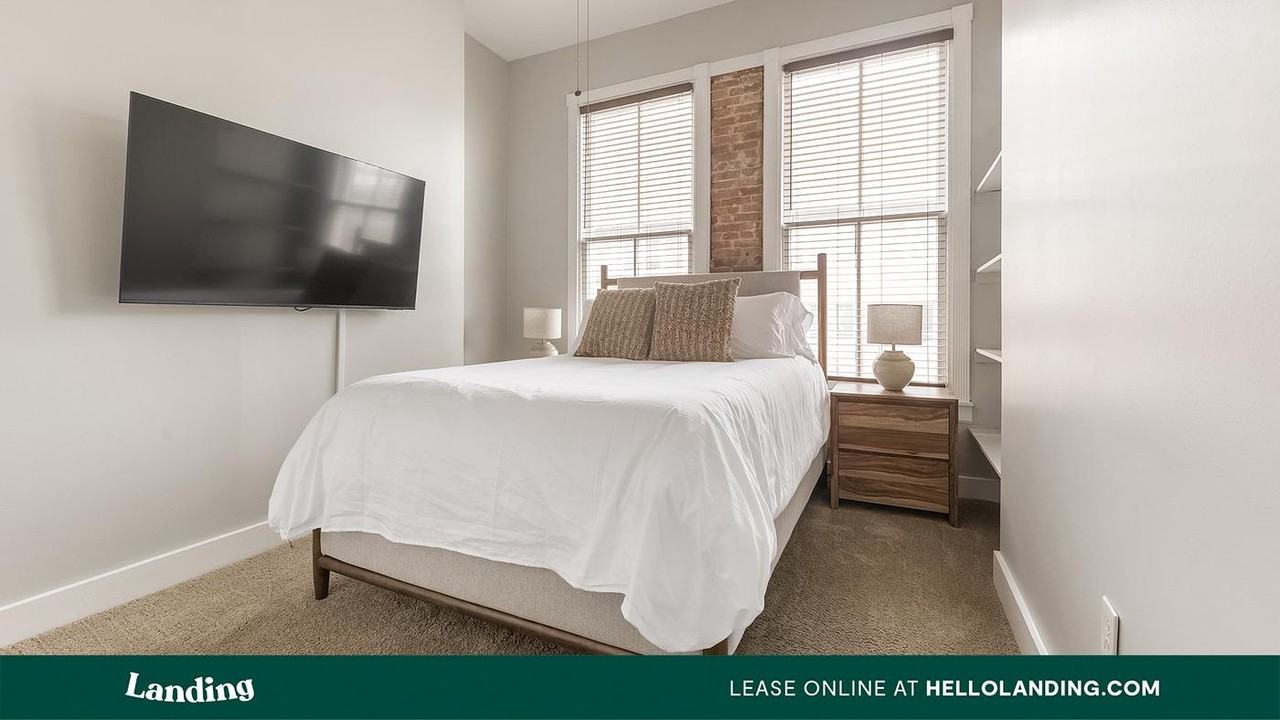 617 W Lexington St - Photo 4 of 50