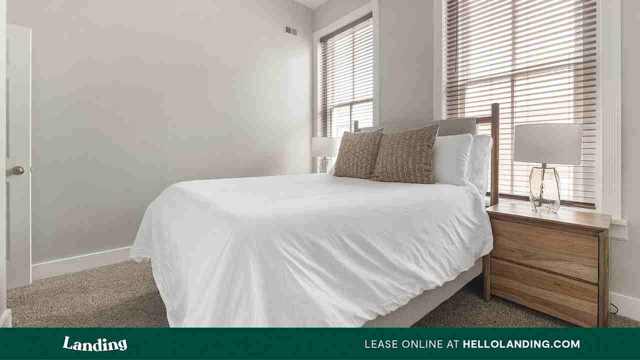 617 W Lexington St - Photo 6 of 50