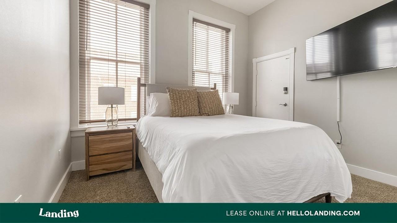 617 W Lexington St - Photo 7 of 50