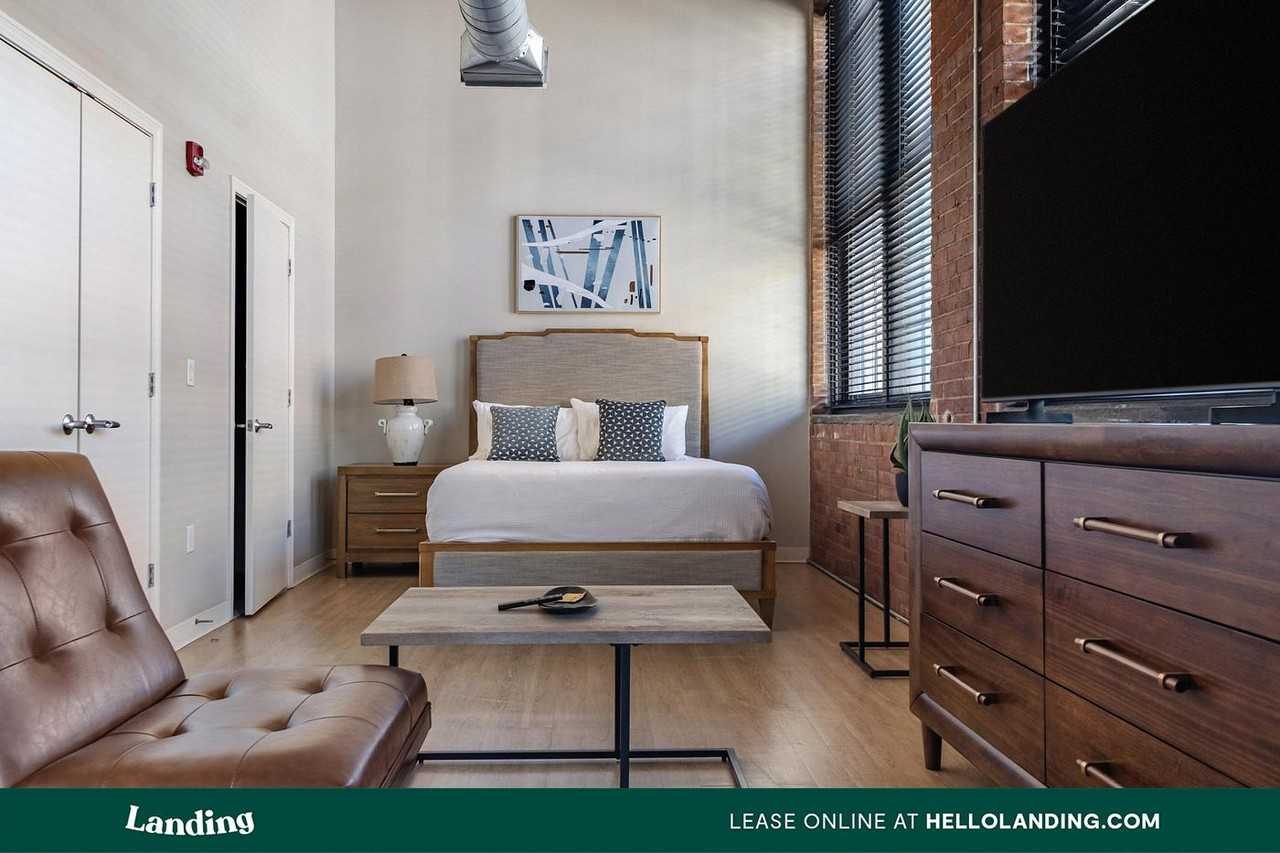 275 Winchester Avenue - Photo 3 of 50