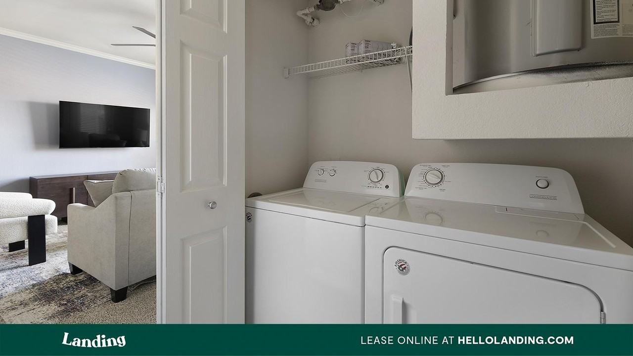 901 Lakeside Circle - Photo 6 of 50