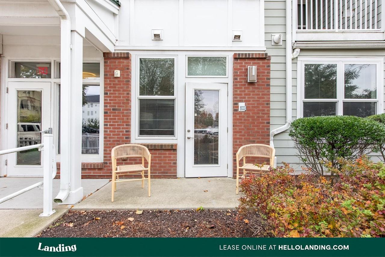 1111 Stratford Avenue - Photo 5 of 50