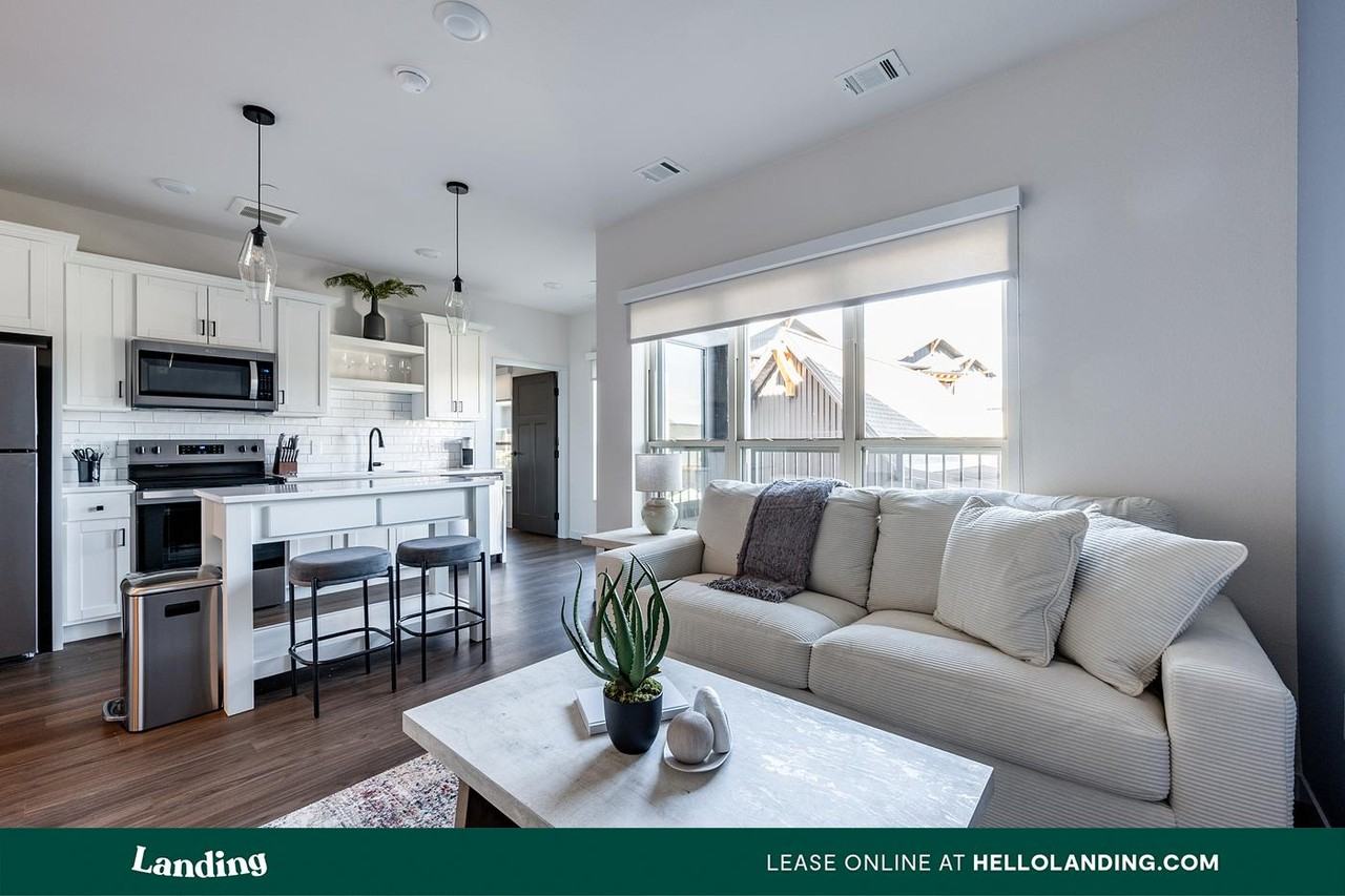 3830 N Windsong Dr - Photo 3 of 50