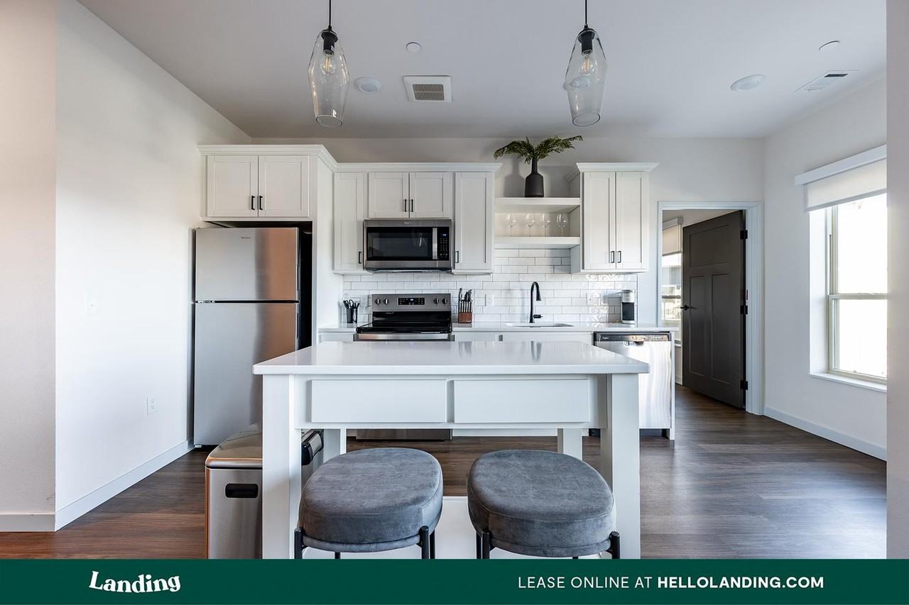 3830 N Windsong Dr - Photo 5 of 50