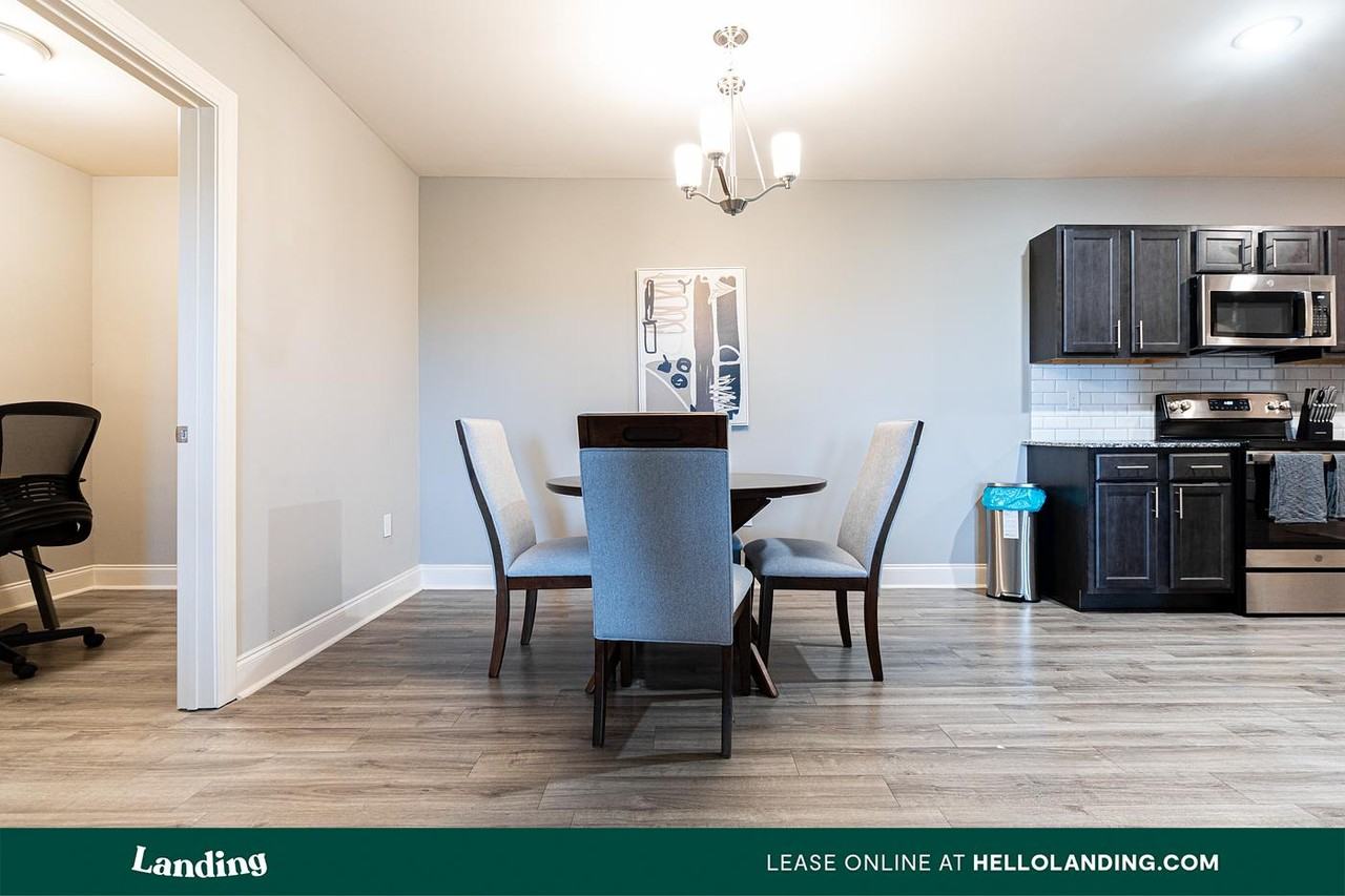 305 Laredo Dr - Photo 6 of 50