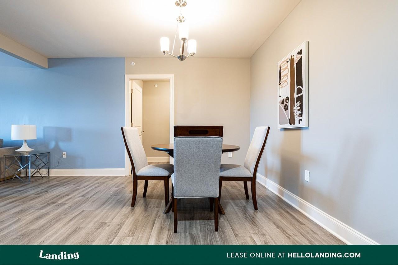 305 Laredo Dr - Photo 7 of 50