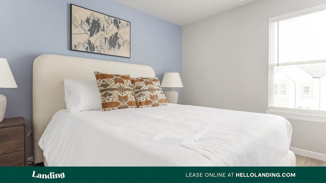 3401 Redbud Ln - Photo 4 of 50