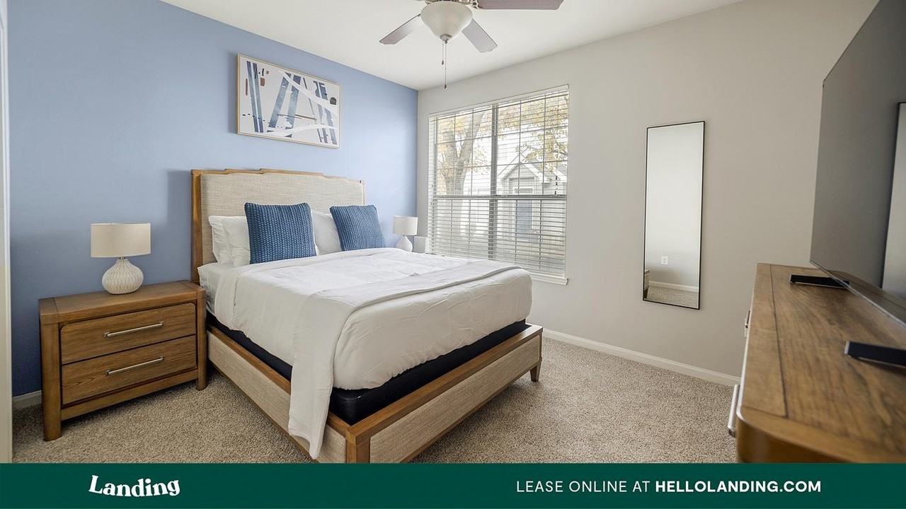 261 Veterans Pkwy - Photo 7 of 50