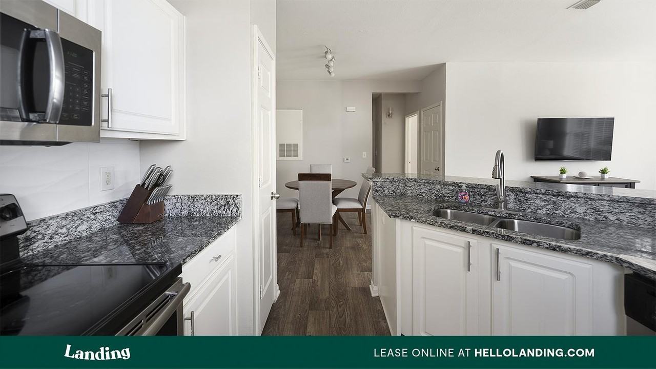 261 Veterans Pkwy - Photo 2 of 50