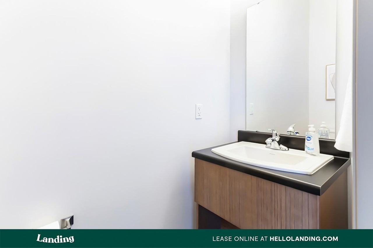 2621 S Jefferson Ave - Photo 2 of 50