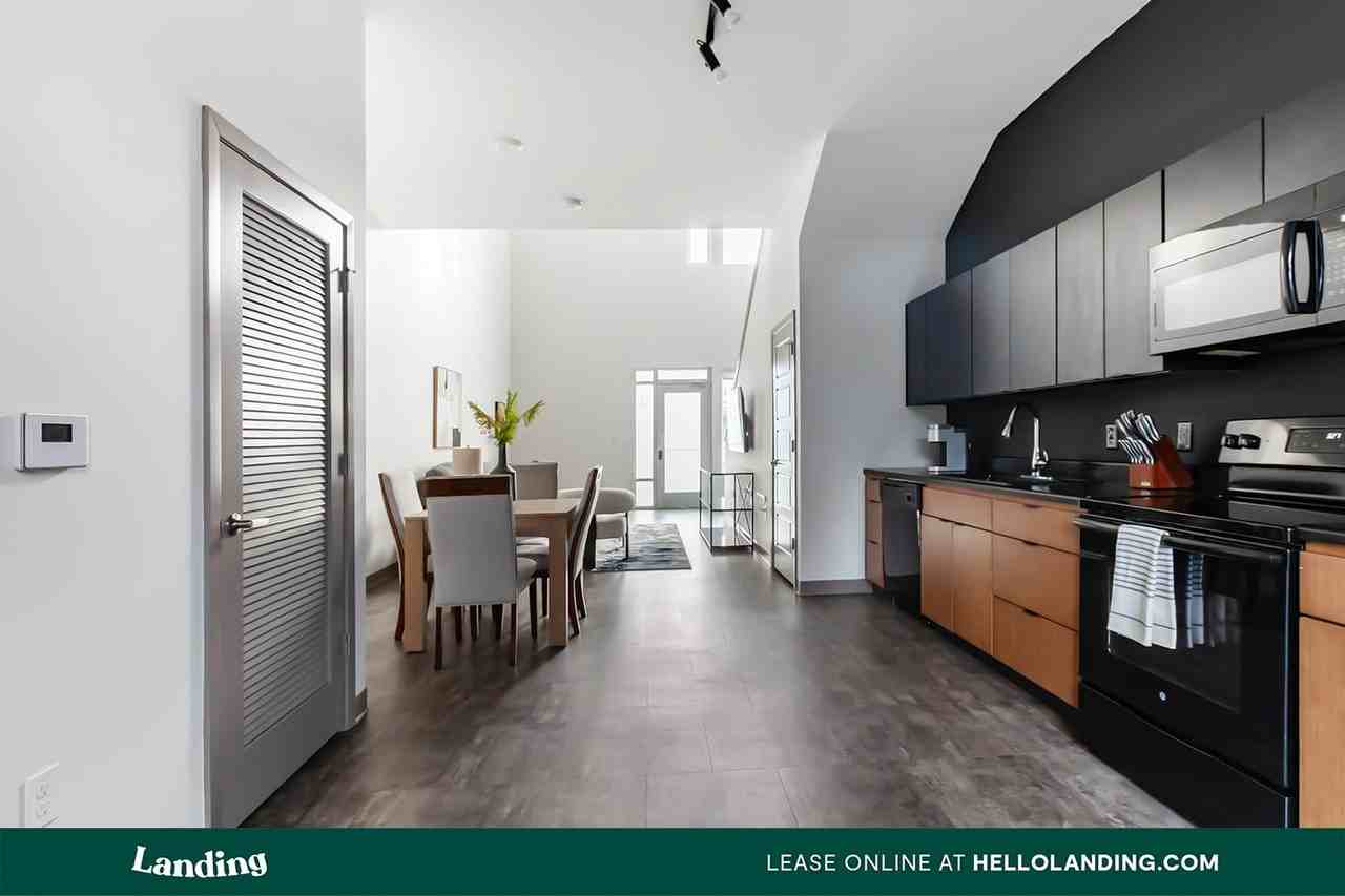 2621 S Jefferson Ave - Photo 3 of 50