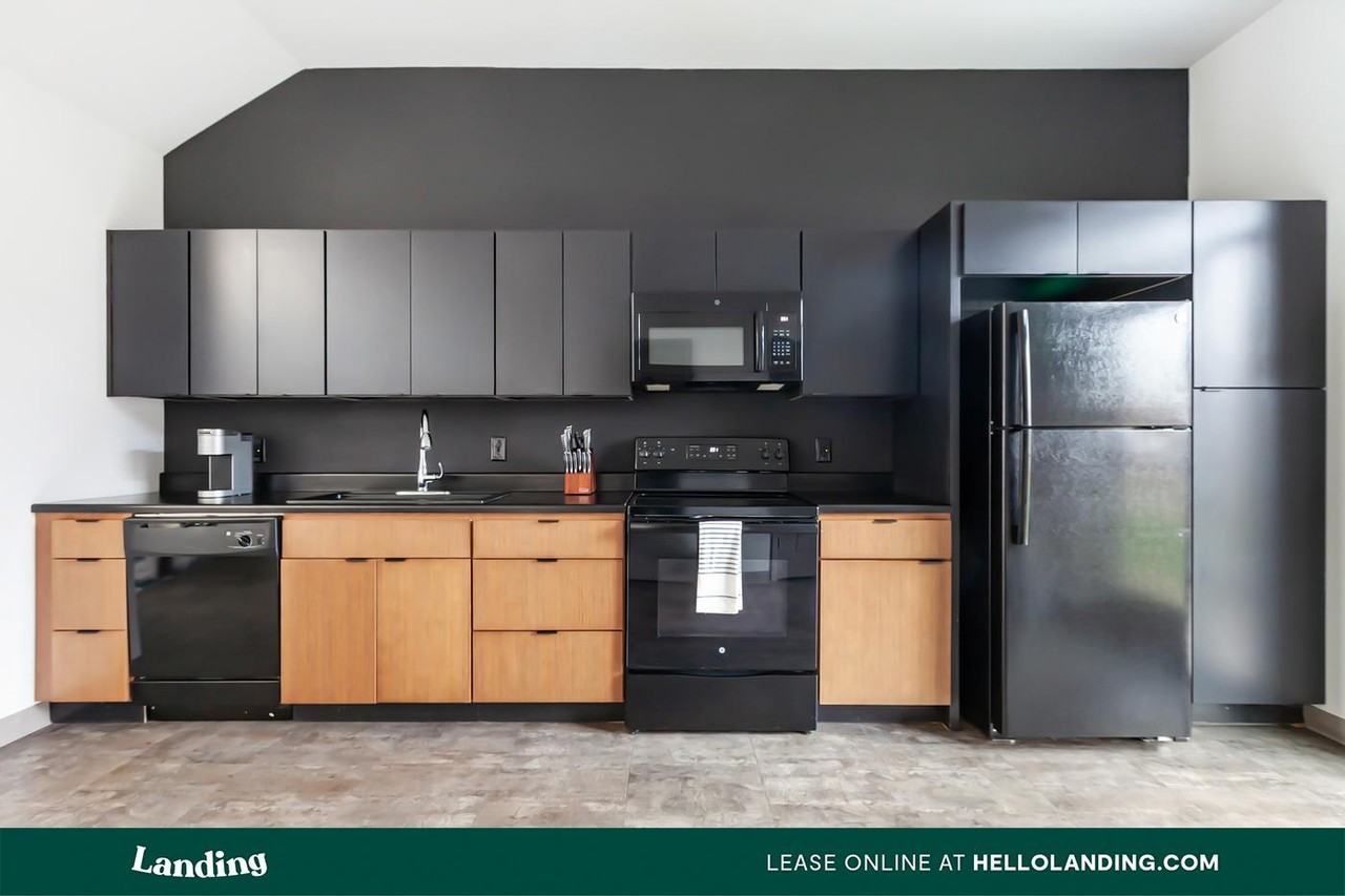 2621 S Jefferson Ave - Photo 4 of 50