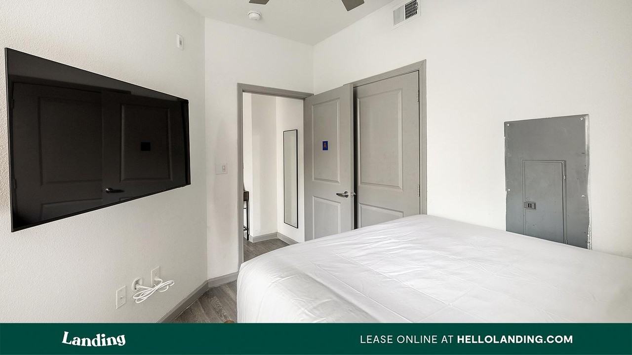 1001 S Center St - Photo 4 of 50