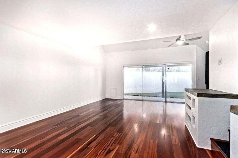 1530 S River Dr - Photo 4 of 25